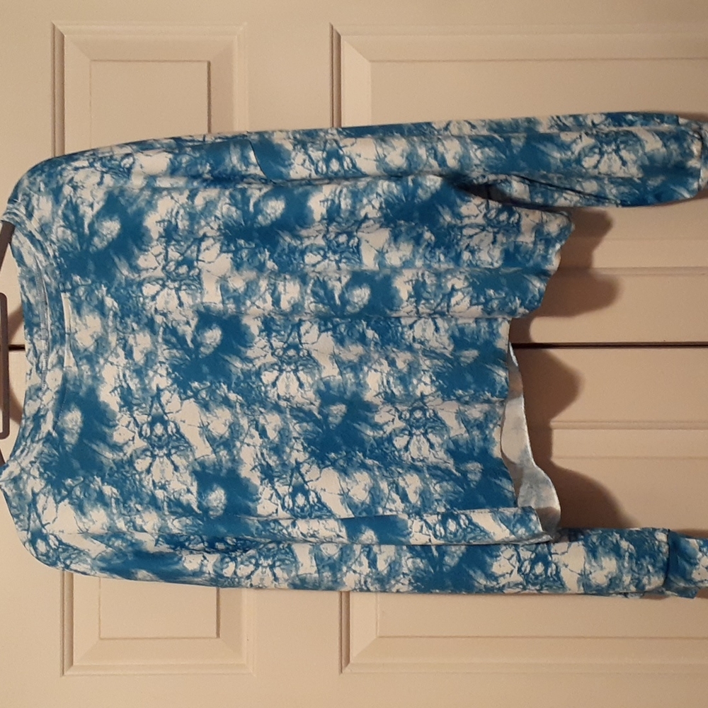 Long sleeve crop top